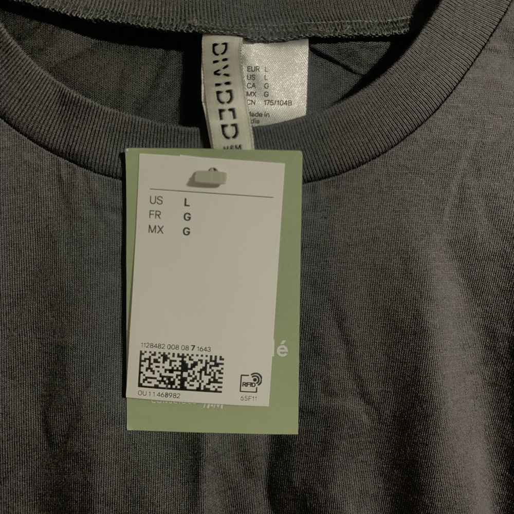 h&m tee - Picture 4 of 4